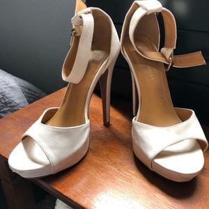 Open toe pumps